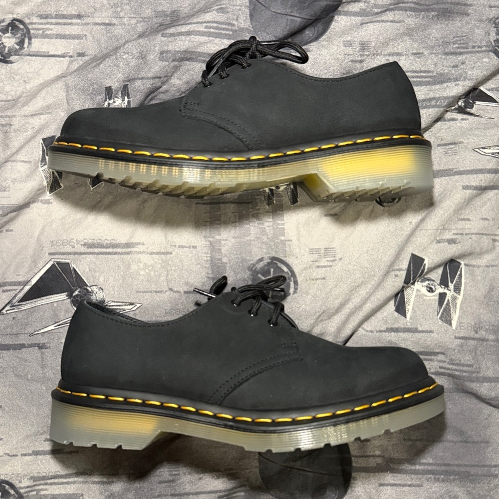 NWOT DR MARTEN 1461 ICED II SOLE SUEDE OXFORDS SZ 8